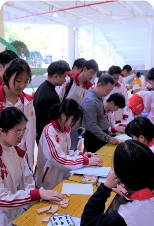 沉浸式生涯游园会激发学生自主探索、规划未来的潜能